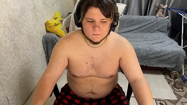 Snapshot of desiredude9 chatting on 28, 9, 2025 desiredude9 online show from 28, 9, 2025