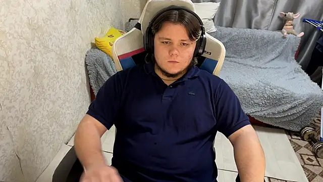 Snapshot of desiredude9 chatting on 6, 10, 2025 desiredude9 online show from 6, 10, 2025