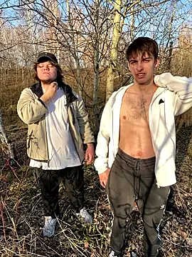 Snapshot of desiredude9 chatting on 25, 10, 2025 desiredude9 online show from 25, 10, 2025