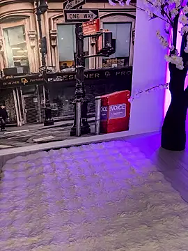 AubrieleRouj1 online show from 9, 1, 2026