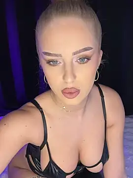 AubrieleRouj1 online show from 10, 2, 2026