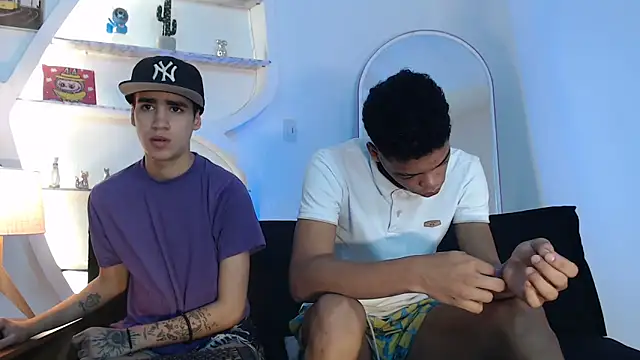 PRETTY FEM online show from 17, 9, 2025