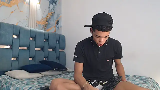 PRETTY FEM online show from 9, 3, 2026