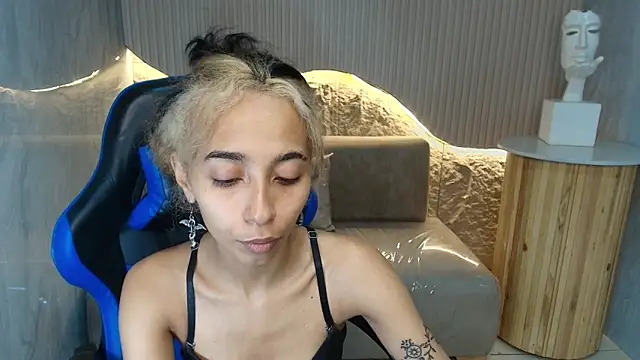 Snapshot of Agnis_ink_r chatting on 21, 10, 2025 Agnis ink r online show from 21, 10, 2025