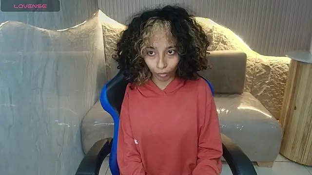 Snapshot of Agnis_ink_r chatting on 4, 11, 2025 Agnis ink r online show from 4, 11, 2025