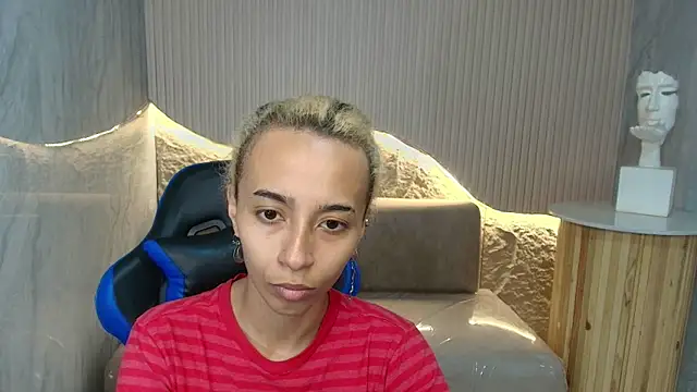 Snapshot of Agnis_ink_r chatting on 13, 11, 2025 Agnis ink r online show from 13, 11, 2025