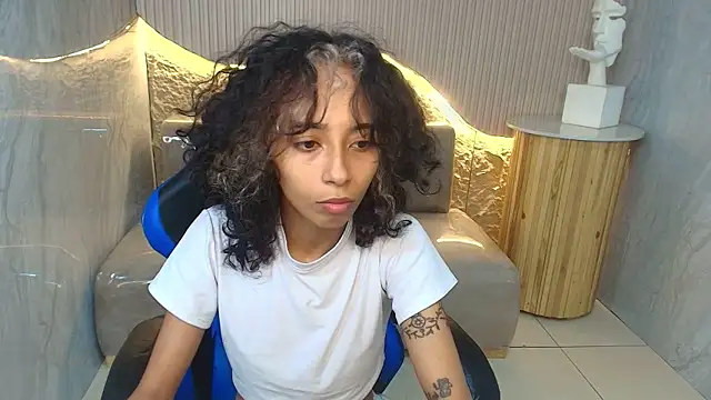 Snapshot of Agnis_ink_r chatting on 27, 11, 2025 Agnis ink r online show from 27, 11, 2025