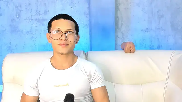 Snapshot of Manuel_FPG chatting on 6, 10, 2025 Manuel FPG online show from 6, 10, 2025