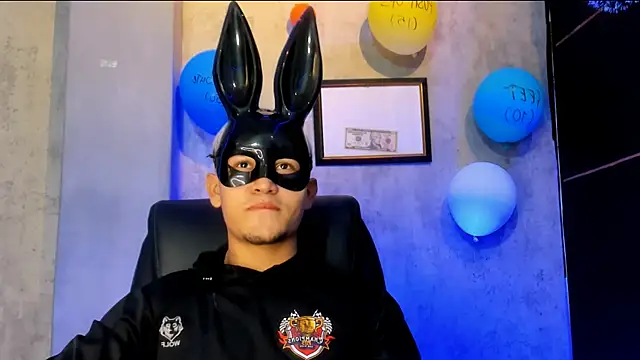 Snapshot of Manuel_FPG chatting on 24, 11, 2025 Manuel FPG online show from 24, 11, 2025