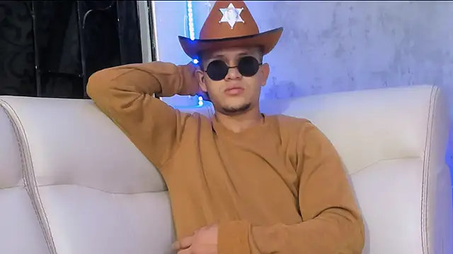 Snapshot of Manuel_FPG chatting on 28, 11, 2025 Manuel FPG online show from 28, 11, 2025