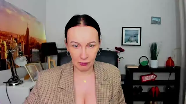 Velvet Jasmine online show from 30, 9, 2025