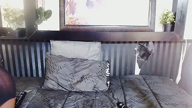 Snapshot of DarkQueen25x chatting on 11, 10, 2025 DarkQueen25x online show from 11, 10, 2025