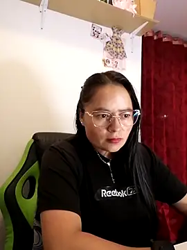 Daliz Leon online show from 9, 10, 2025