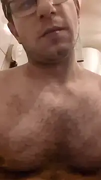 Snapshot of MC353535 chatting on 8, 3, 2026 MC353535 online show from 8, 3, 2026