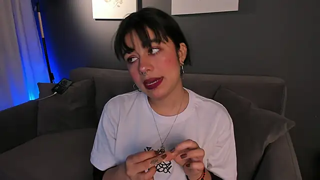 flower smith  online show from 17, 11, 2025