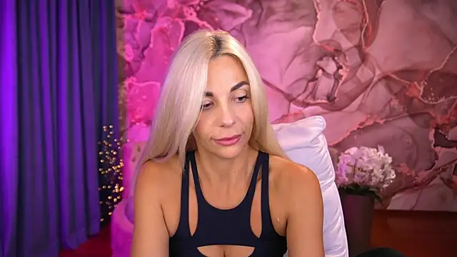 BellaRayyy online show from 29, 9, 2025