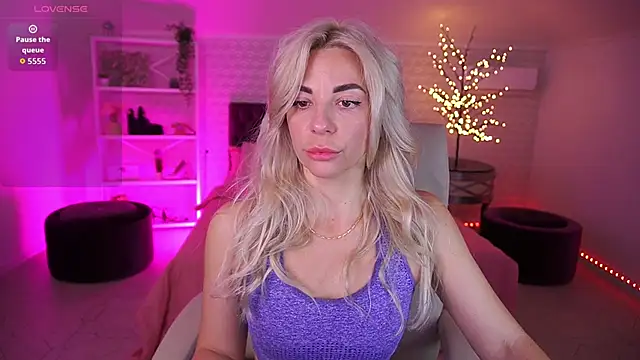 BellaRayyy online show from 28, 4, 2026