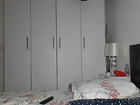 Snapshot of petite_danielle chatting on 1, 10, 2025 petite danielle online show from 1, 10, 2025