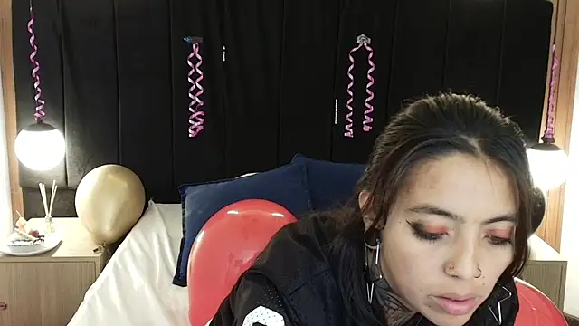 LiaMonroee  online show from 24, 3, 2026