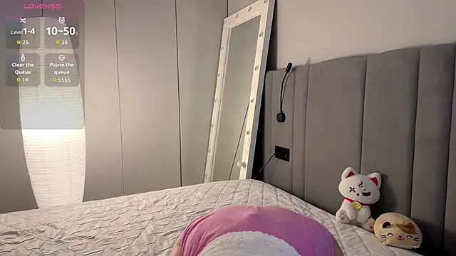 Snapshot of RileyVice chatting on 26, 10, 2025 RileyVice online show from 26, 10, 2025