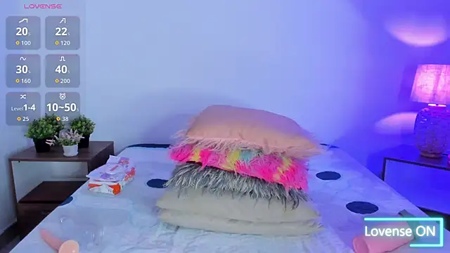 hailey hadid online show from 30, 9, 2025