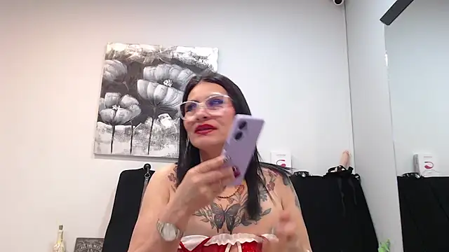 DonnaJoness online show from 10, 11, 2025