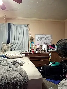 Snapshot of mresquared chatting on 11, 3, 2026 mresquared online show from 11, 3, 2026