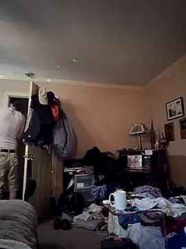 Snapshot of mresquared chatting on 6, 4, 2026 mresquared online show from 6, 4, 2026