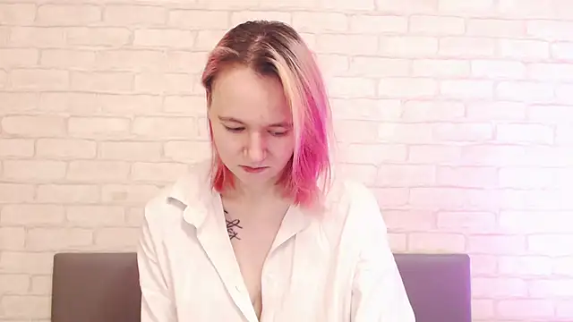 Ericha Stone online show from 14, 12, 2025