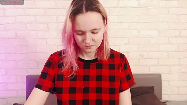 Ericha Stone online show from 1, 2, 2026