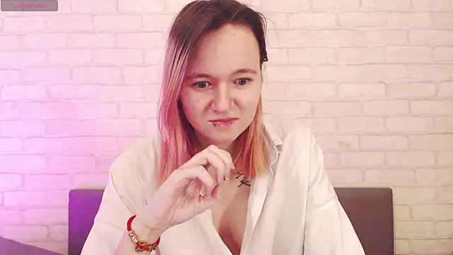 Ericha Stone online show from 22, 4, 2026