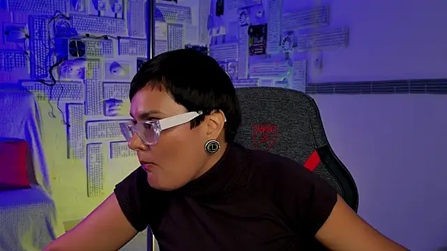 Snapshot of LauraDavidsons chatting on 1, 10, 2025 LauraDavidsons online show from 1, 10, 2025