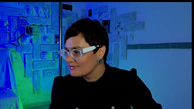 Snapshot of LauraDavidsons chatting on 5, 10, 2025 LauraDavidsons online show from 5, 10, 2025