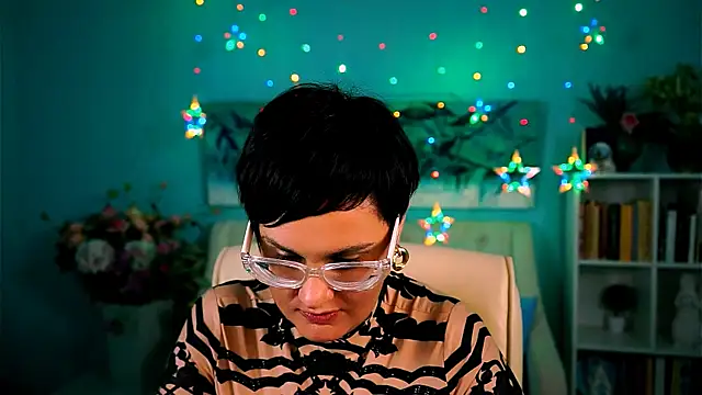 Snapshot of LauraDavidsons chatting on 29, 10, 2025 LauraDavidsons online show from 29, 10, 2025