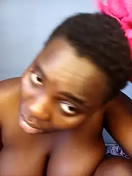 Snapshot of TheSpiceyQueen chatting on 30, 9, 2025 TheSpiceyQueen online show from 30, 9, 2025