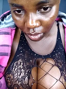 Snapshot of TheSpiceyQueen chatting on 29, 10, 2025 TheSpiceyQueen online show from 29, 10, 2025