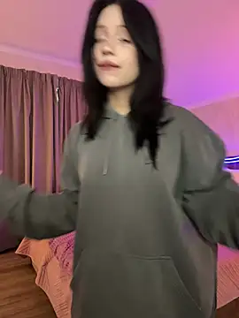 YourLittleDevil online show from 31, 3, 2026