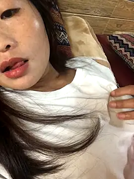 Snapshot of LiLy-0477 chatting on 12, 10, 2025 LiLy-0477 online show from 12, 10, 2025