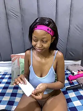 SexyPetitex25 online show from 26, 4, 2026