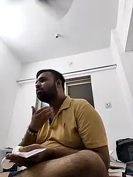 Snapshot of vinay_smalldick chatting on 27, 5, 2026 vinay smalldick online show from 27, 5, 2026