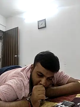 Snapshot of vinay_smalldick chatting on 28, 5, 2026 vinay smalldick online show from 28, 5, 2026