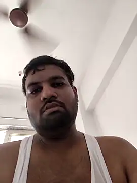 Snapshot of vinay_smalldick chatting on 4, 6, 2026 vinay smalldick online show from 4, 6, 2026