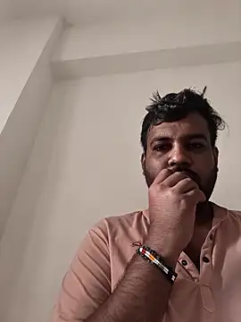 Snapshot of vinay_smalldick chatting on 8, 6, 2026 vinay smalldick online show from 8, 6, 2026