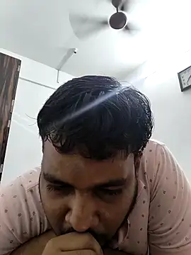 Snapshot of vinay_smalldick chatting on 8, 6, 2026 vinay smalldick online show from 8, 6, 2026