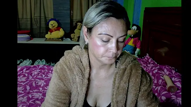  Charlize theron  online show from 21, 4, 2026