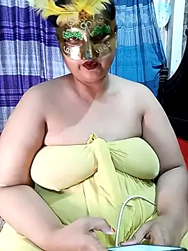 Tanisha-Chy online show from 25, 4, 2026