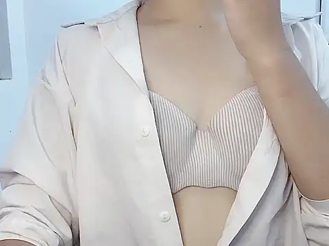 Miumiu028 online show from 24, 4, 2026