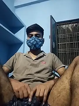 Snapshot of YourTarzan chatting on 4, 10, 2025 YourTarzan online show from 4, 10, 2025