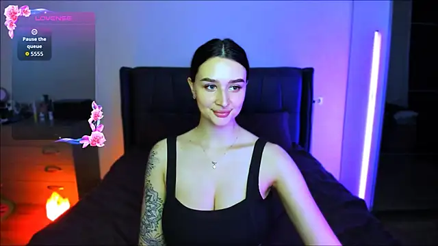 Veronica Larsson online show from 12, 9, 2025