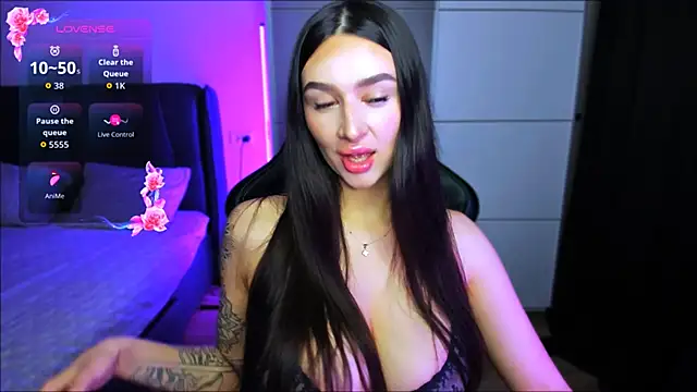 Veronica Larsson online show from 3, 11, 2025